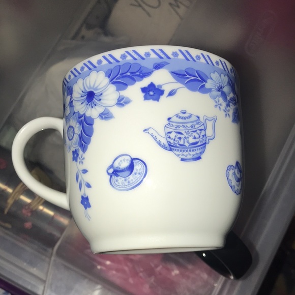 The English Tea Collection Mug with blue floral print - Picture 3 of 7